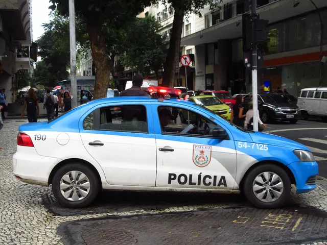 https://timnews.com.br/system/images/photos/15969449/original/2018_Rio_de_Janeiro_-_Policia_Militar?1704227070