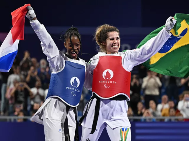 https://timnews.com.br/system/images/photos/16337654/original/Ana_Carolina_Taekwondo?1725113761