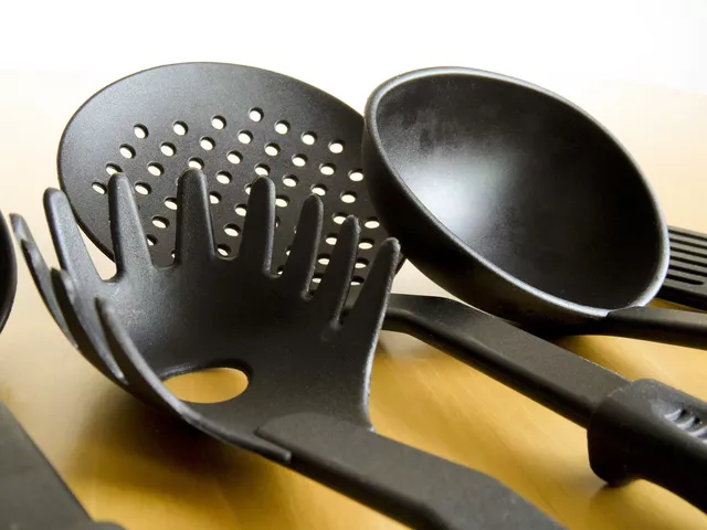 https://timnews.com.br/system/images/photos/16425409/original/cutlery-food-kitchen-spoon-cook-product-golf-club-glasses-spaghetti-cookware-1119854?1734894439