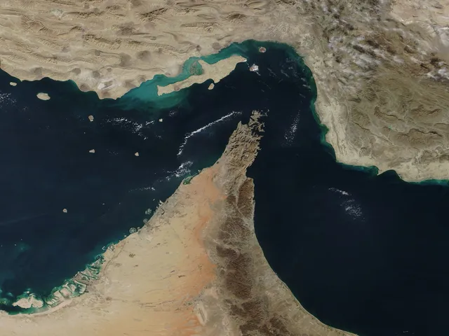 https://timnews.com.br/system/images/photos/16714985/original/Strait_of_Hormuz_and_Musandam_Peninsula_%28MODIS_2018-12-10%29?1775469894